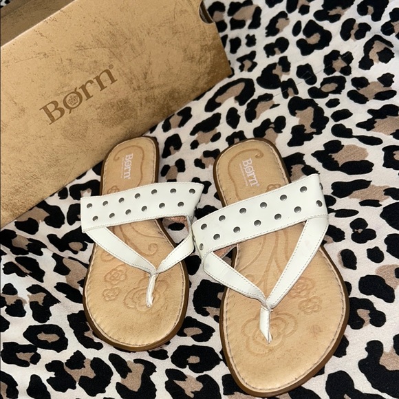 Born Shoes - BORN🌻Off White/Cream LEATHER SANDALS Flip Flop Style Size 10